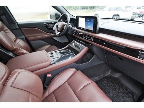 Used 2025 Lincoln Aviator Reserve w/ Equipment Group 201A image 35