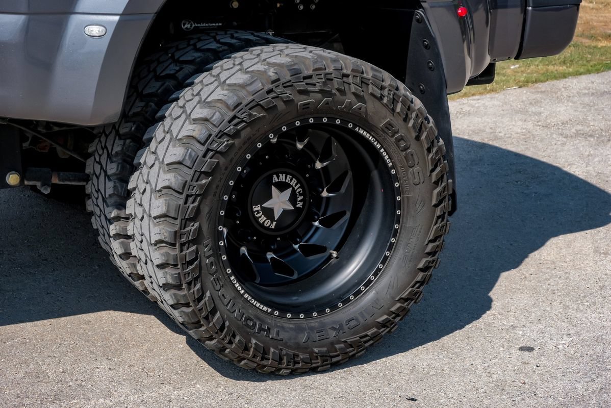 Used 2022 Ford F450 Platinum w/ FX4 Off-Road Package AWD/4WD image 65