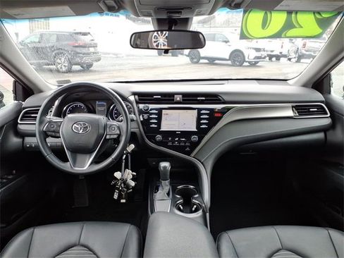 Used 2020 Toyota Camry SE image 13