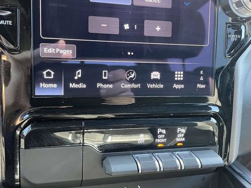 Used 2026 RAM 1500 Laramie w/ Sport Appearance Package AWD/4WD image 39