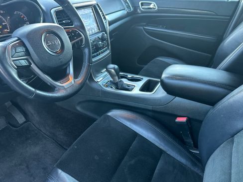 Used 2018 Jeep Grand Cherokee Altitude image 11