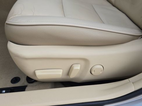 Used 2017 Toyota Camry XLE w/ Moonroof Package image 29