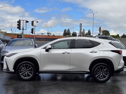 Used 2025 Lexus NX 350h AWD w/ Premium Package image 7