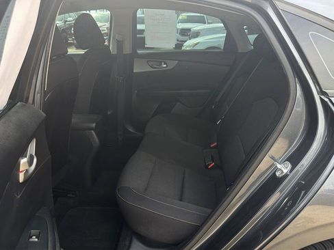 Used 2020 Kia Forte LXS FWD image 27