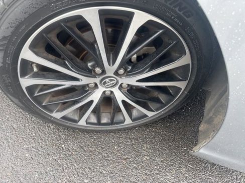 Used 2019 Toyota Camry SE w/ Convenience Package image 5