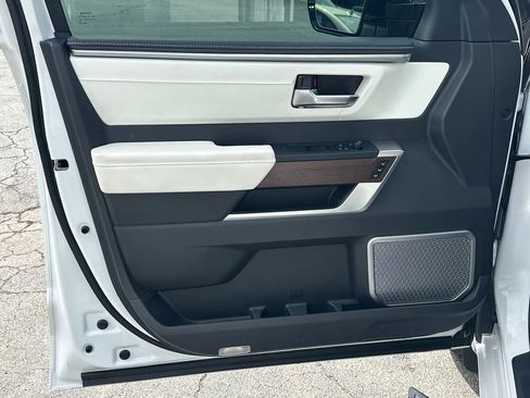 Used 2024 Toyota Sequoia 2WD image 11