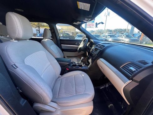 Used 2018 Ford Explorer 4WD image 14