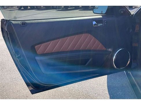 Used 2013 Ford Mustang Premium RWD image 23