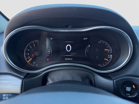 Used 2021 Jeep Grand Cherokee Limited image 11