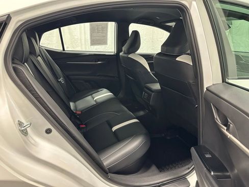 Used 2026 Toyota Camry Hybrid FWD image 52