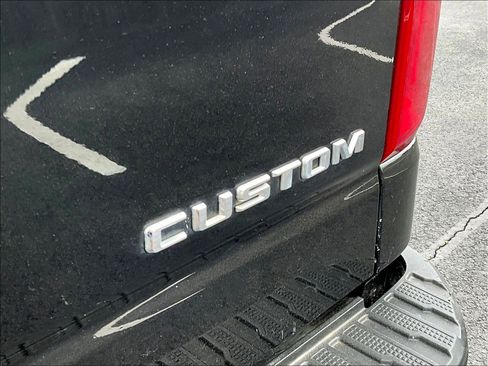 Used 2019 Chevrolet Silverado 1500 Custom w/ Custom Convenience Package AWD/4WD image 24