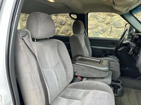 Used 2007 Chevrolet Silverado 2500 LT w/ Heavy-Duty Power Package image 31