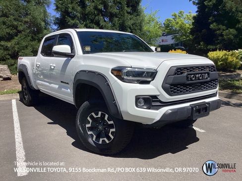 Used 2020 Toyota Tacoma TRD Off-Road w/ TRD Premium Off Road Package AWD/4WD image 1