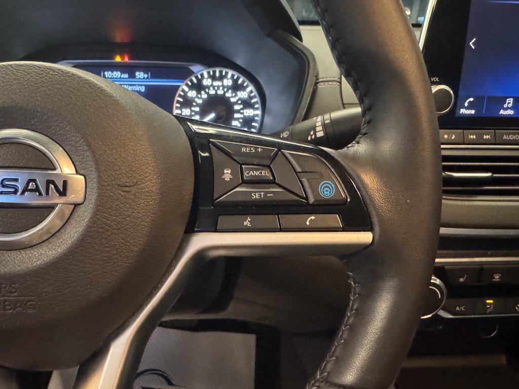 Used 2021 Nissan Altima 2.5 SV w/ SV Premium Package FWD image 12