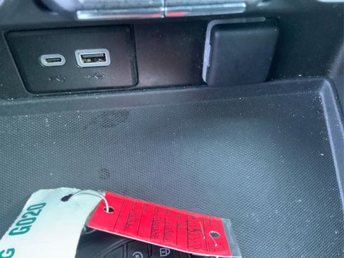 Used 2023 Chevrolet Suburban LT image 27