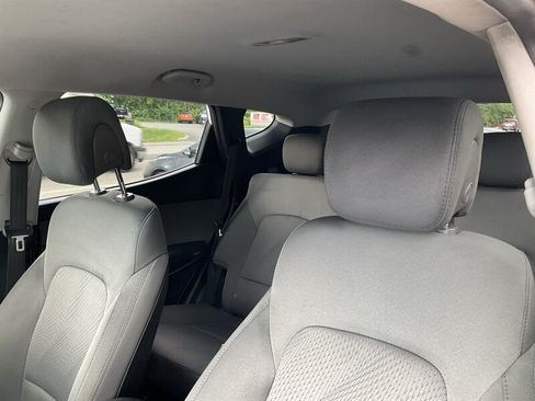 Used 2018 Hyundai Santa Fe Sport w/ 2.4L Value Package 02 FWD image 19