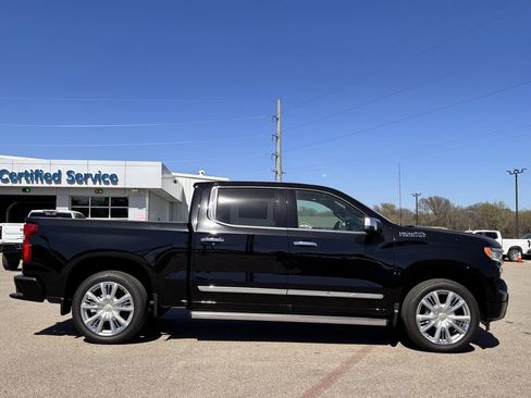 New 2026 Chevrolet Silverado 1500 High Country AWD/4WD image 3