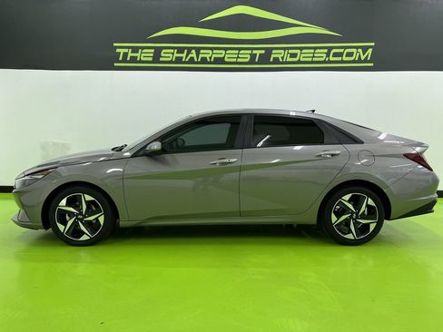 Used 2023 Hyundai Elantra SEL w/ Convenience Package FWD image 6