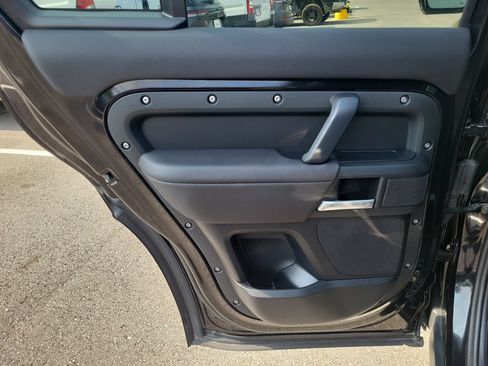 Used 2025 Land Rover Defender 110 S AWD/4WD image 31