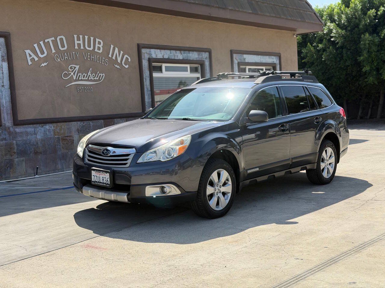 Used 2012 Subaru Outback 2.5i Limited AWD/4WD image 1