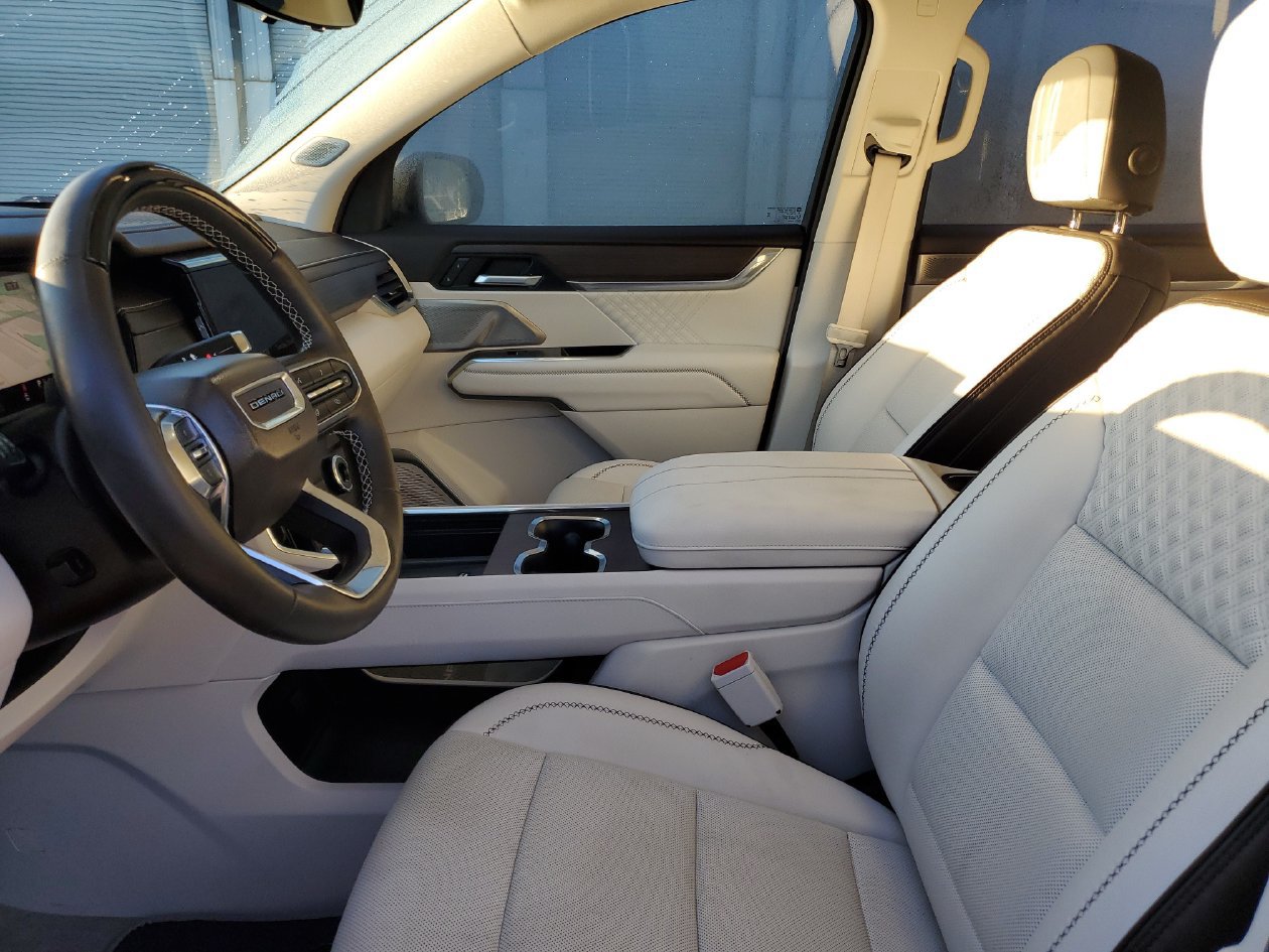 Used 2024 GMC Acadia Denali w/ Super Cruise Package FWD image 18