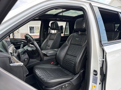 Used 2023 Cadillac Escalade Sport Platinum w/ LPO, ONYX Package AWD/4WD image 31