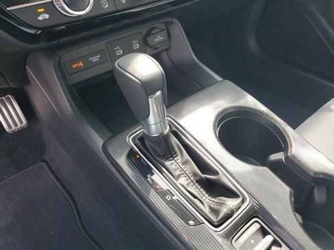 Used 2025 Honda Civic Sport image 31