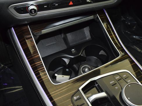 Used 2025 BMW X5 xDrive50e image 21