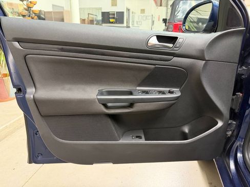 Used 2011 Volkswagen Jetta S FWD image 10