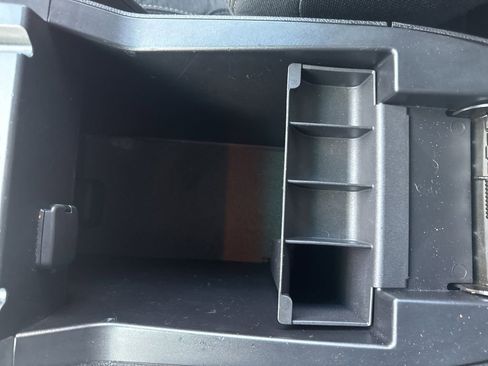 Used 2018 Ford Explorer XLT image 50