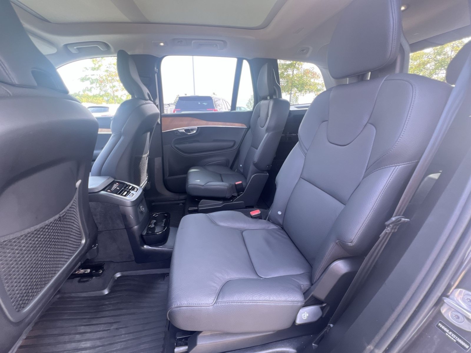 Certified 2025 Volvo XC90 T8 Plus w/ Protection Package AWD/4WD image 25