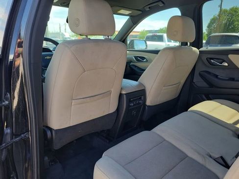 Used 2022 Chevrolet Traverse LS image 14