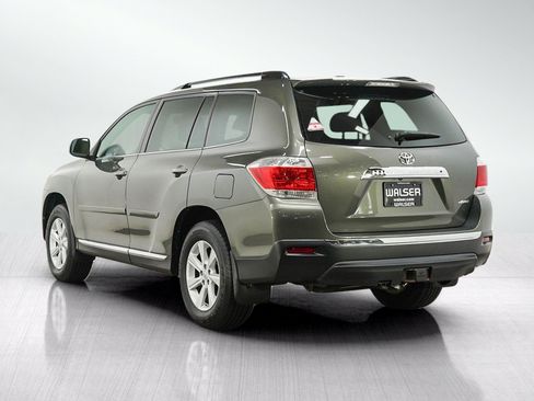 Used 2012 Toyota Highlander SE w/ Tow Pkg AWD/4WD image 3