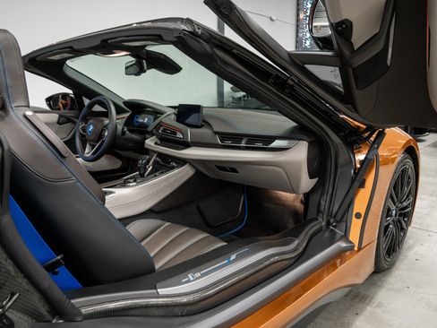 Used 2019 BMW i8 Roadster AWD/4WD image 24