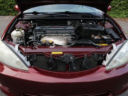 Used 2005 Toyota Camry LE image 18