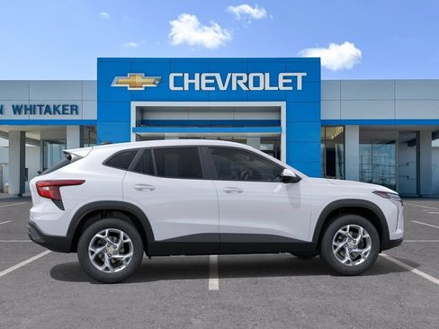New 2026 Chevrolet Trax LS w/ LS Convenience Package FWD image 5