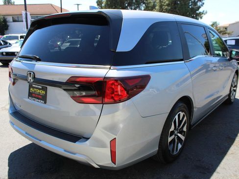Used 2025 Honda Odyssey EX-L image 8