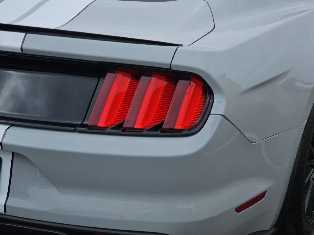 Used 2016 Ford Mustang Shelby GT350 RWD image 40