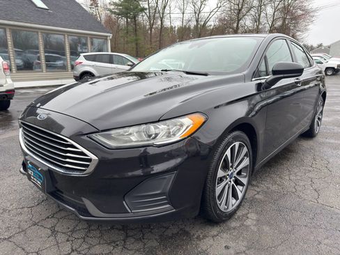 Used 2019 Ford Fusion SE image 3