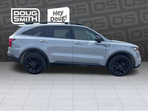 Used 2023 Kia Sorento S w/ Panoramic Sunroof Package AWD/4WD image 6