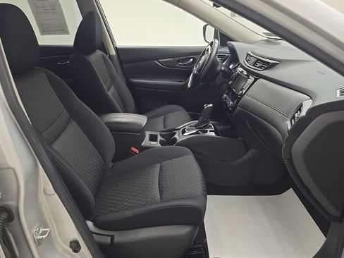 Used 2019 Nissan Rogue SV w/ Premium Package AWD/4WD image 28