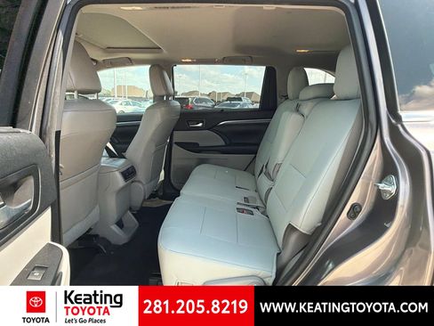 Certified 2018 Toyota Highlander Limited FWD image 11