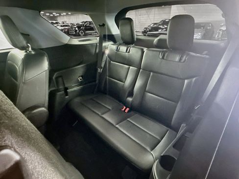 Used 2020 Ford Explorer XLT w/ Equipment Group 202A RWD image 28