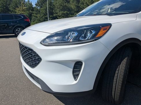 Certified 2022 Ford Escape SE w/ Convenience Package FWD image 4