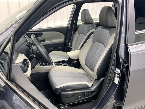 Used 2025 Subaru Forester Premium AWD/4WD image 8
