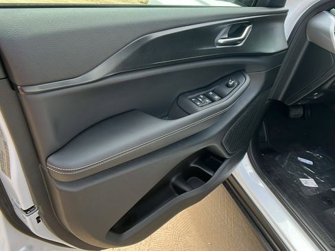 New 2025 Jeep Grand Cherokee L Altitude image 14