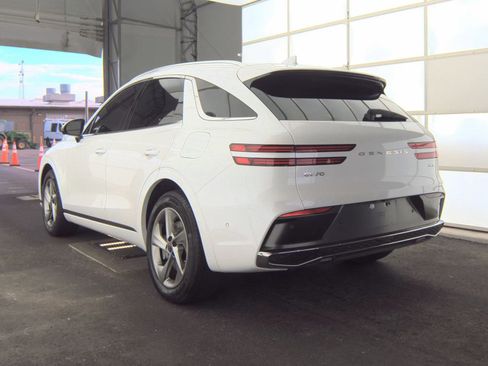 Used 2026 Genesis GV70 2.5T Advanced image 11