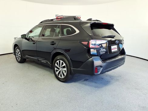 Used 2021 Subaru Outback Premium AWD/4WD image 4