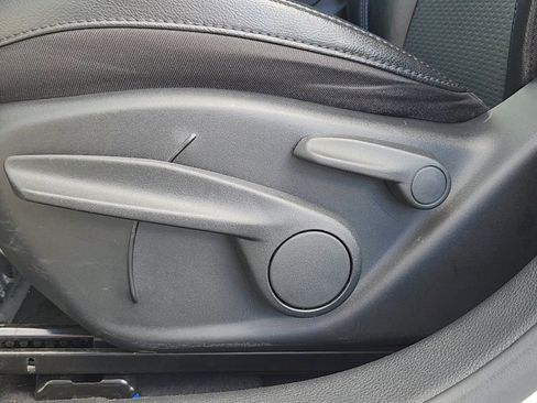 Used 2023 Jeep Compass Latitude image 9