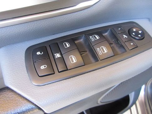 Used 2020 RAM 1500 Big Horn RWD image 10